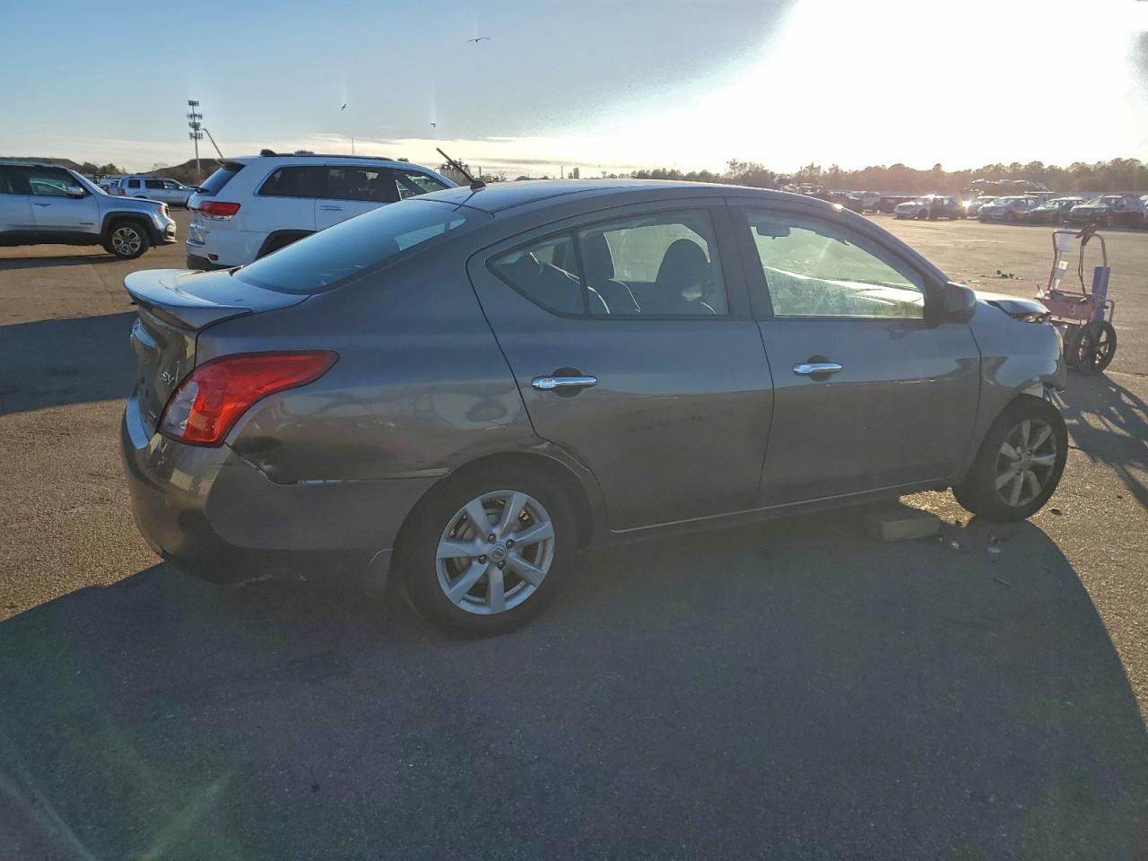 2014 NISSAN VERSA S photo 3