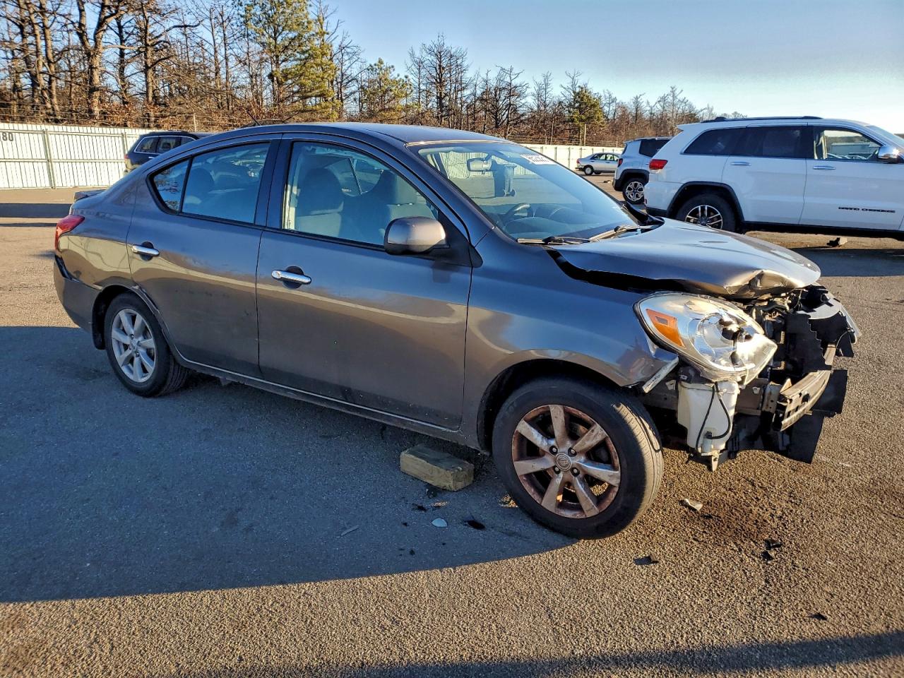 2014 NISSAN VERSA S photo 4