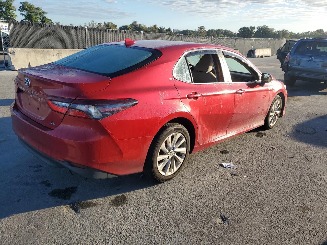 2023 TOYOTA CAMRY LE photo 3