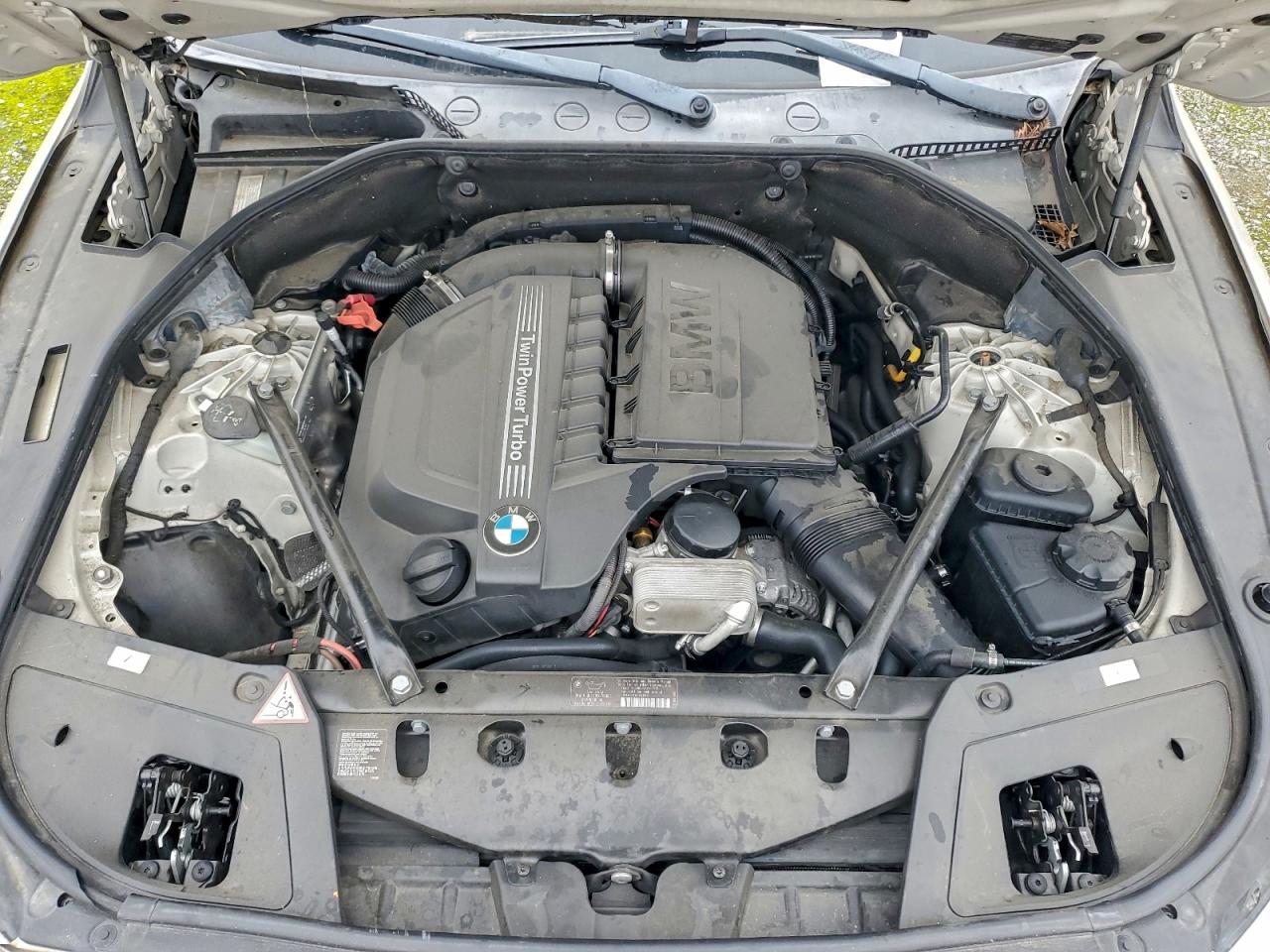 2012 BMW 535 IGT photo 11