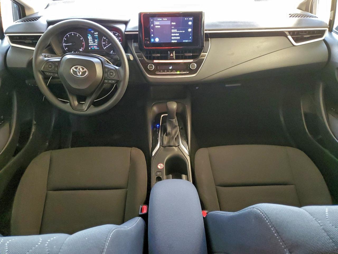 2025 TOYOTA COROLLA LE photo 8