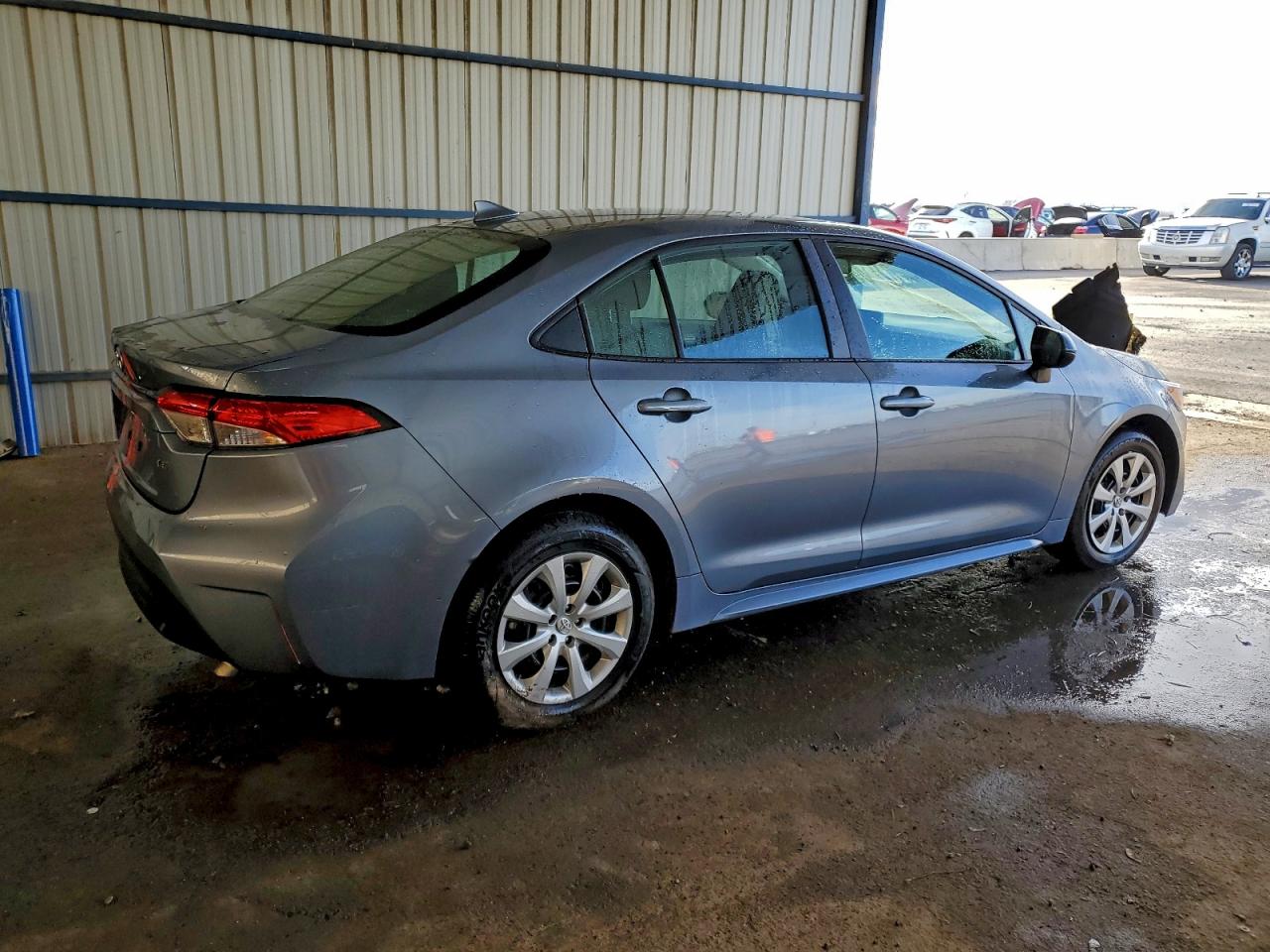 2025 TOYOTA COROLLA LE photo 3
