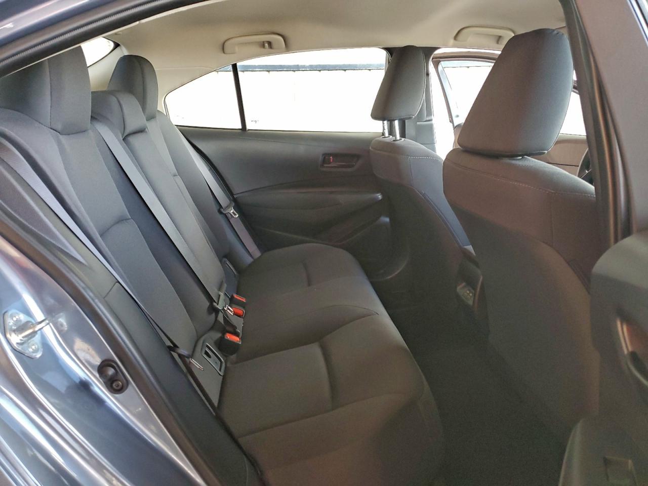 2025 TOYOTA COROLLA LE photo 10