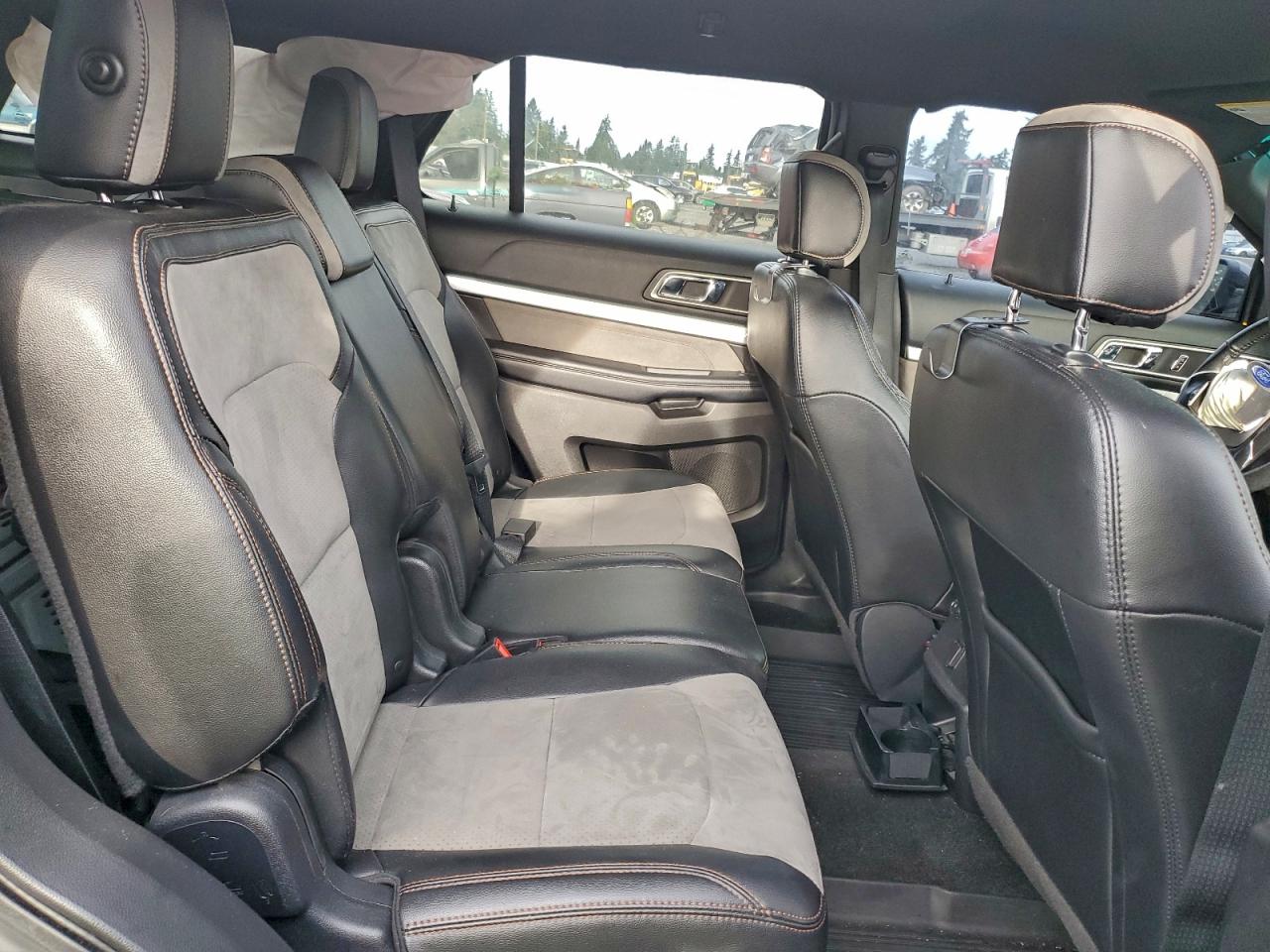 2017 FORD EXPLORER XLT photo 31