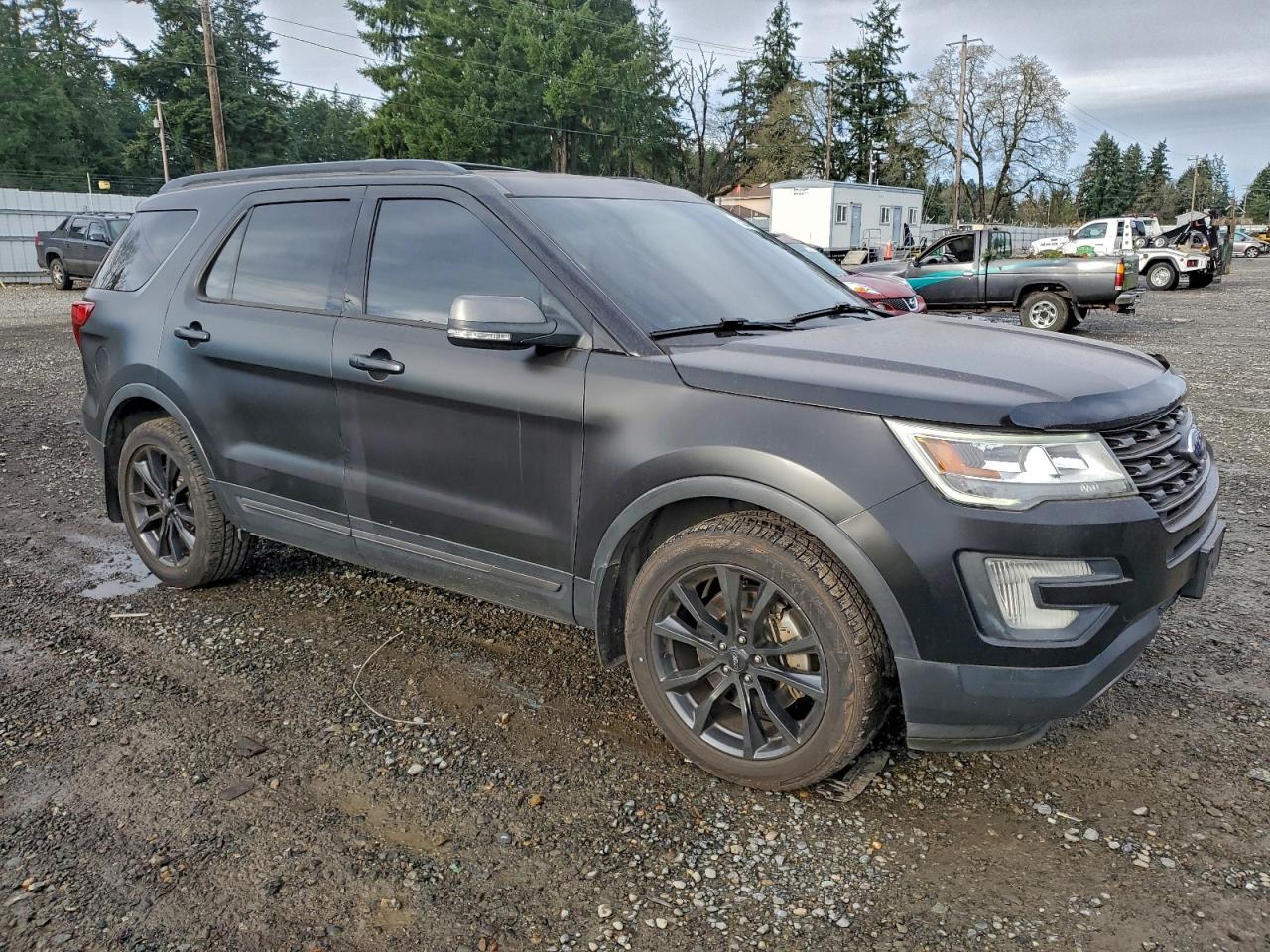 2017 FORD EXPLORER XLT photo 10