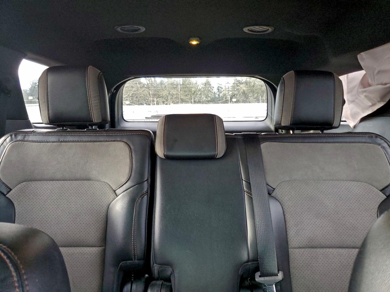 2017 FORD EXPLORER XLT photo 28