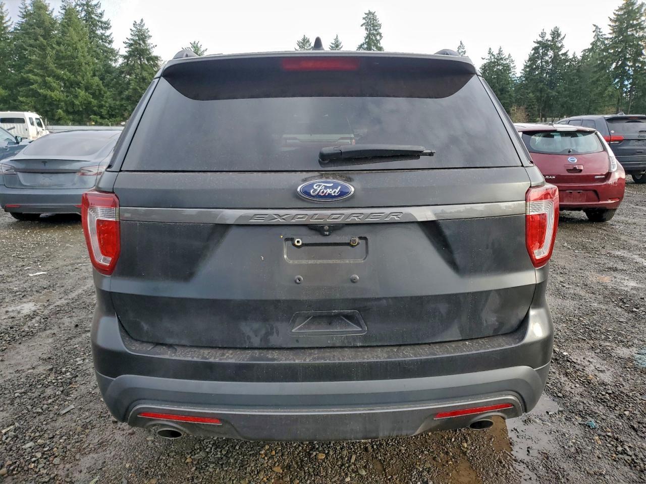 2017 FORD EXPLORER XLT photo 16