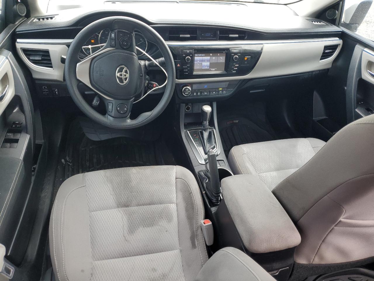 2015 TOYOTA COROLLA LE photo 8