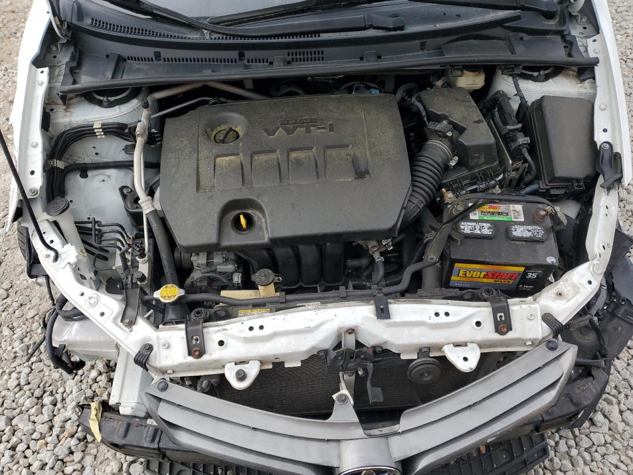 2015 TOYOTA COROLLA LE photo 11