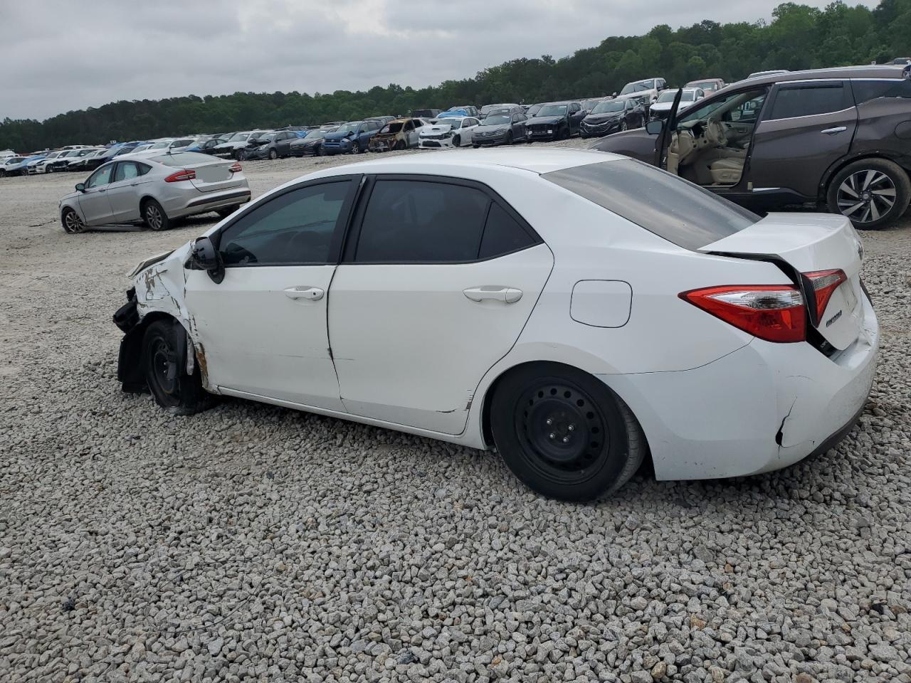 2015 TOYOTA COROLLA LE photo 2