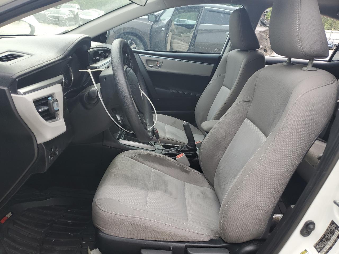 2015 TOYOTA COROLLA LE photo 7