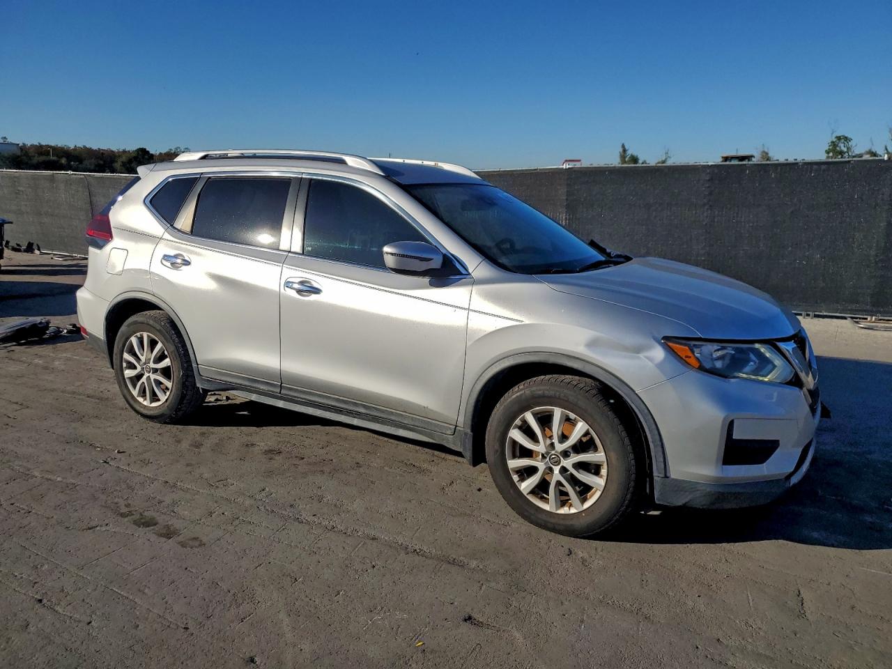 2020 NISSAN ROGUE S photo 4