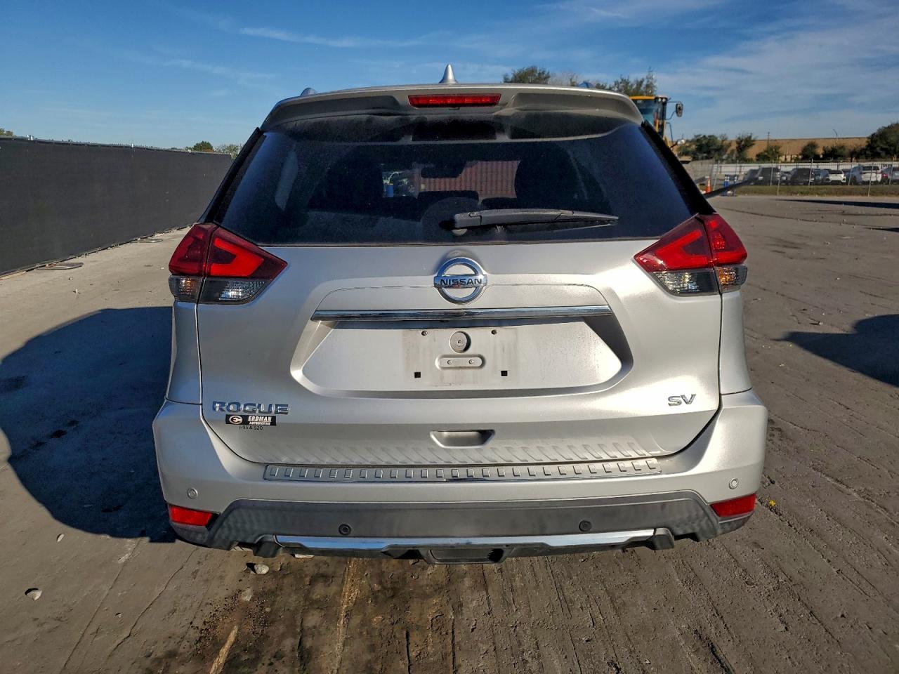 2020 NISSAN ROGUE S photo 6