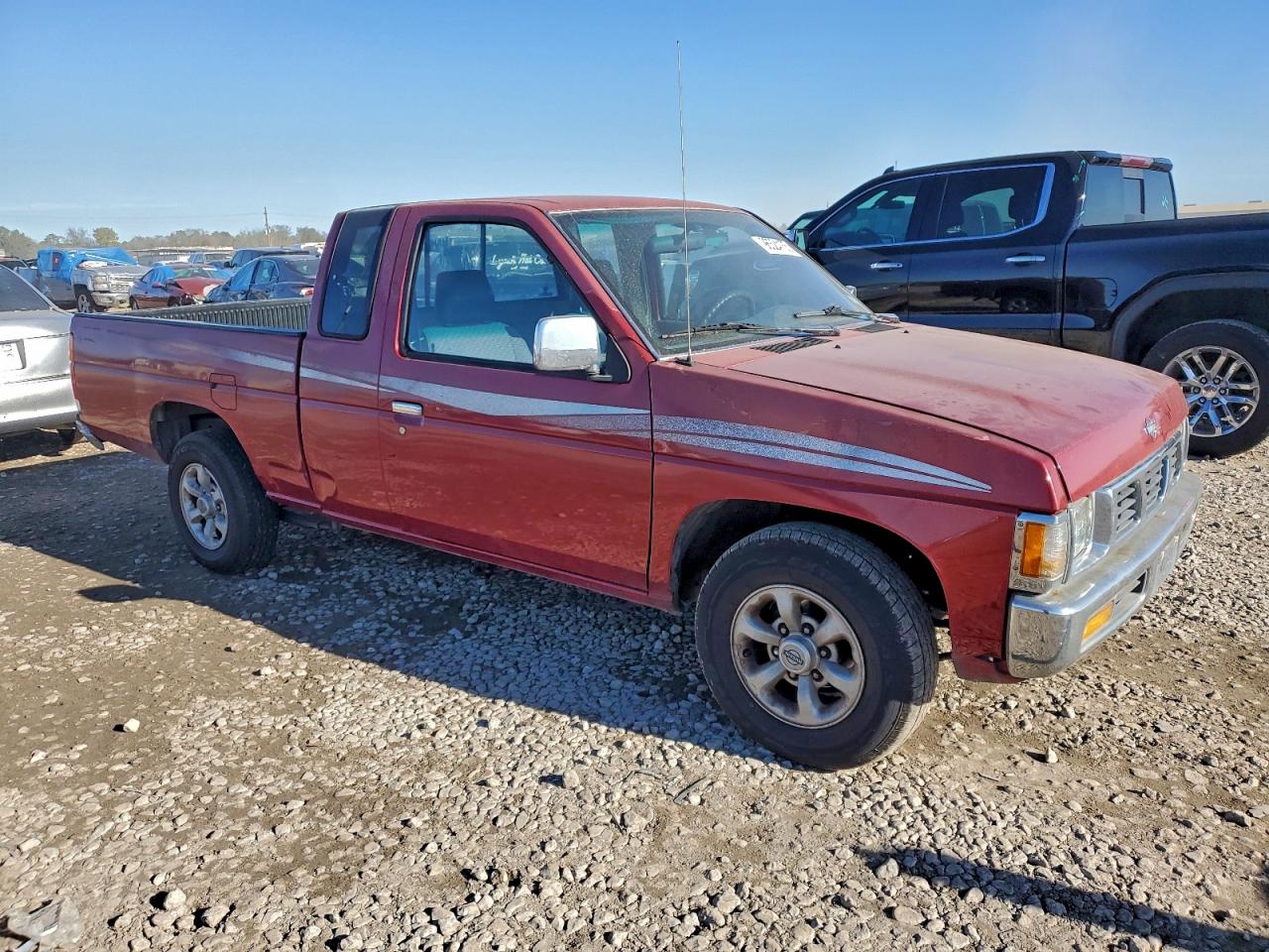 1996 NISSAN TRUCK photo 4