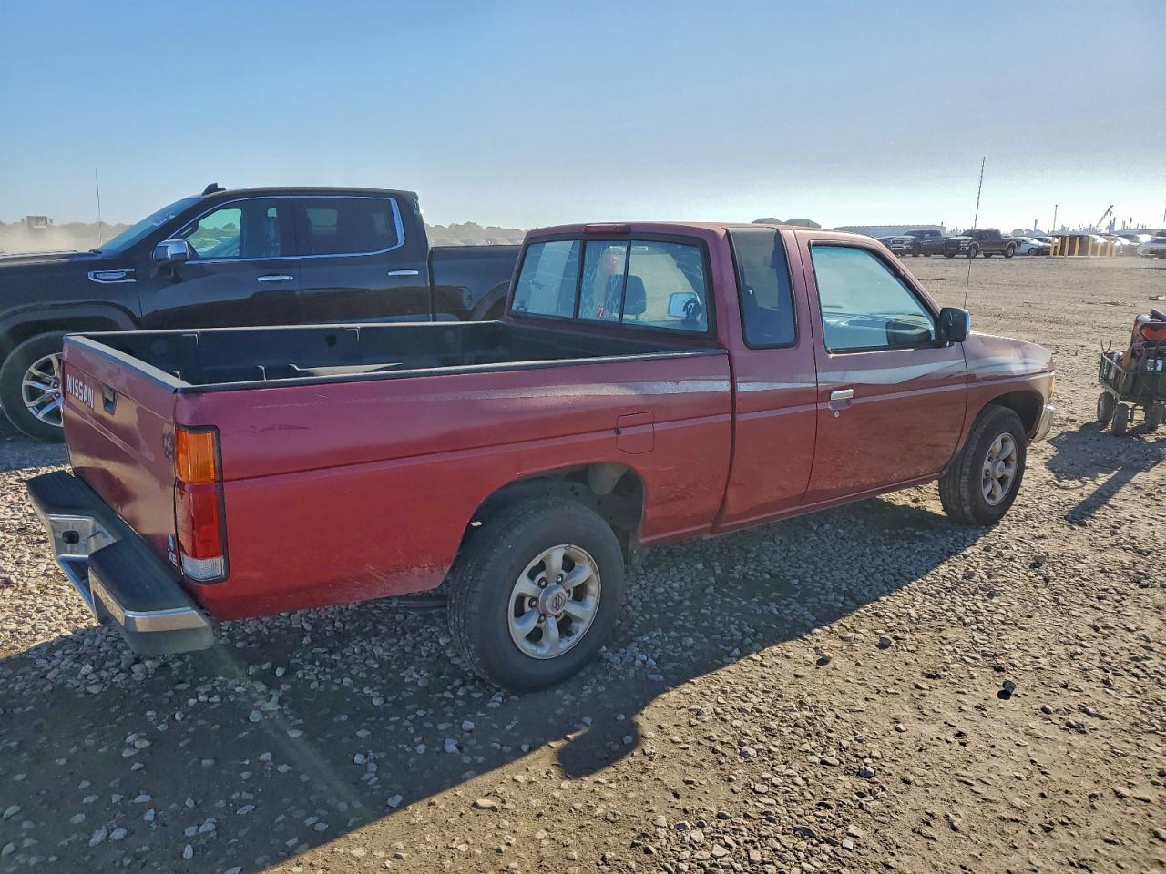 1996 NISSAN TRUCK photo 3