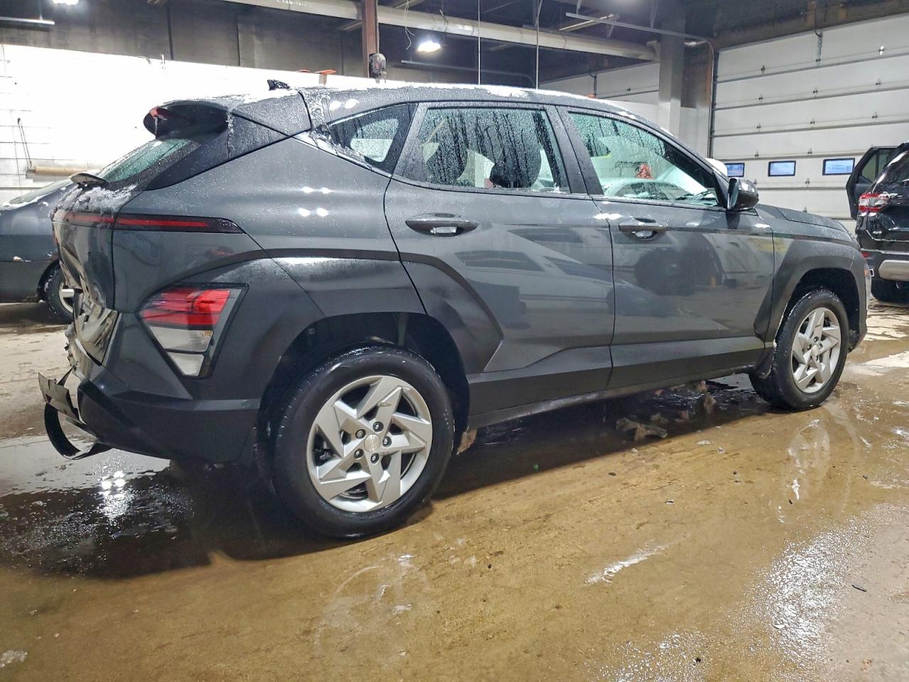 2025 HYUNDAI KONA SE photo 3