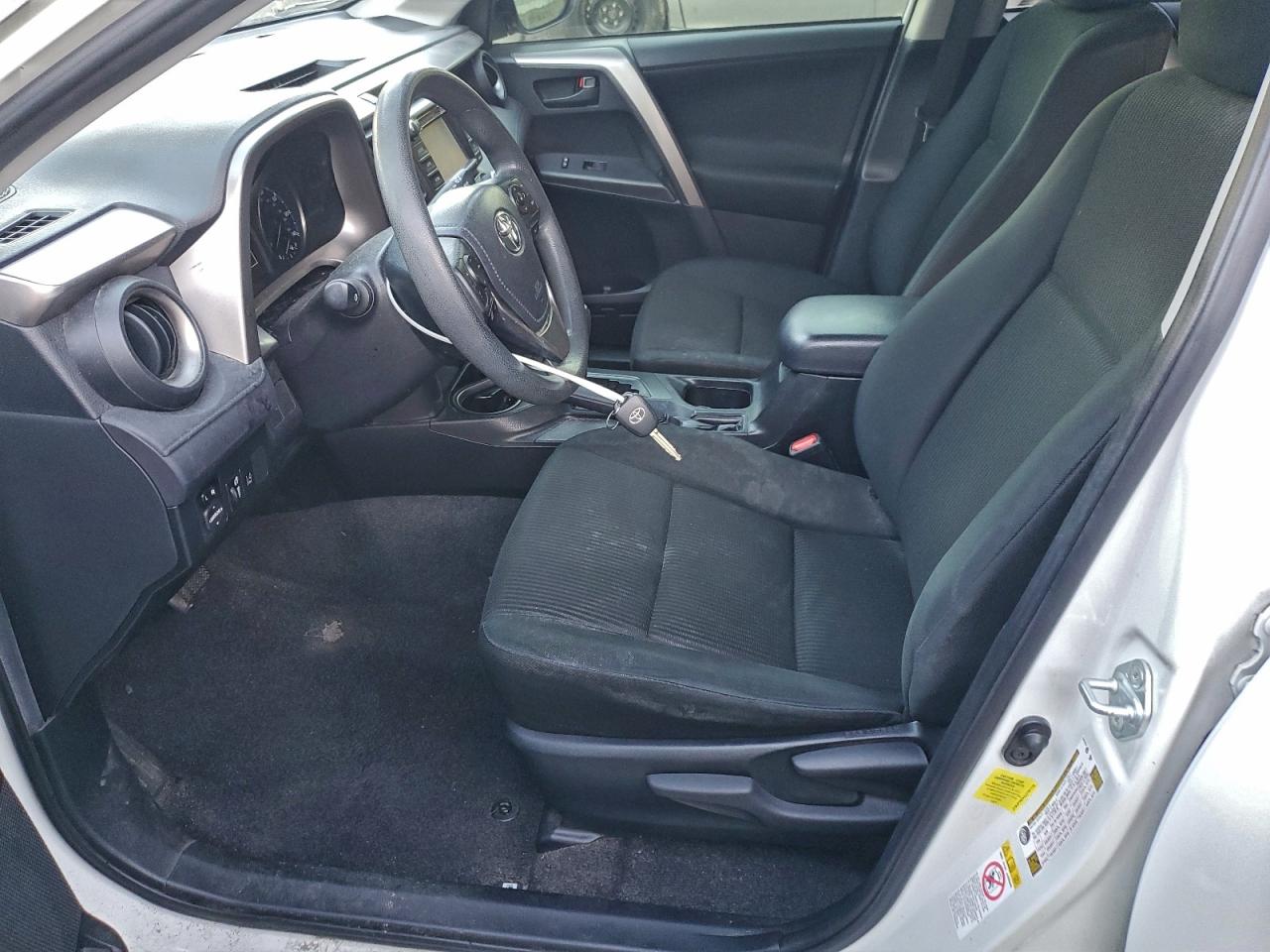 2018 TOYOTA RAV4 LE photo 7
