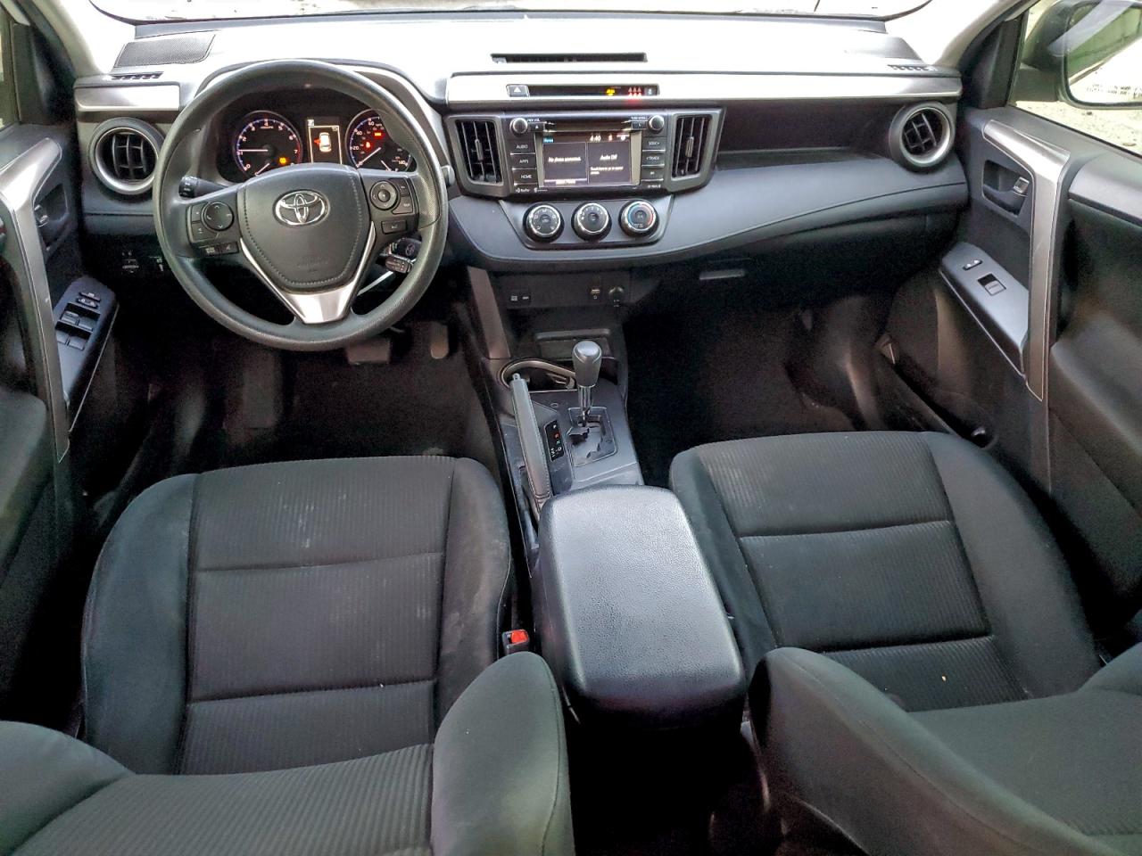 2018 TOYOTA RAV4 LE photo 8