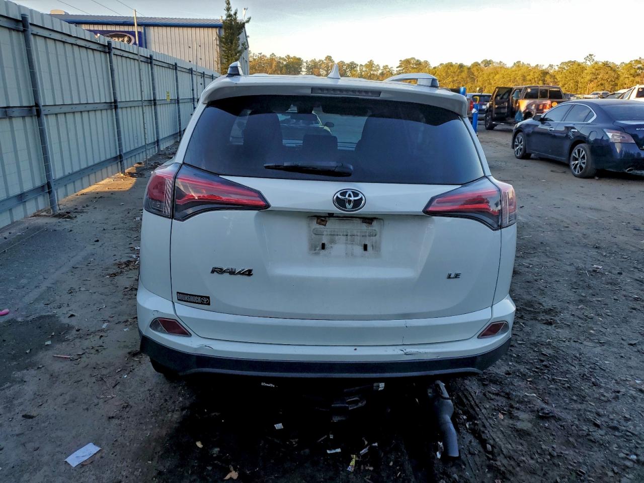 2018 TOYOTA RAV4 LE photo 6