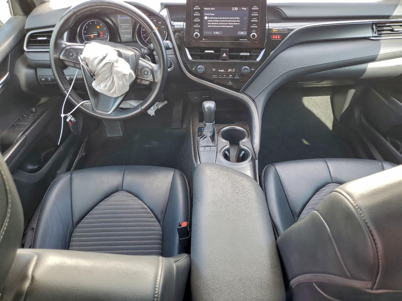 2022 TOYOTA CAMRY SE photo 8