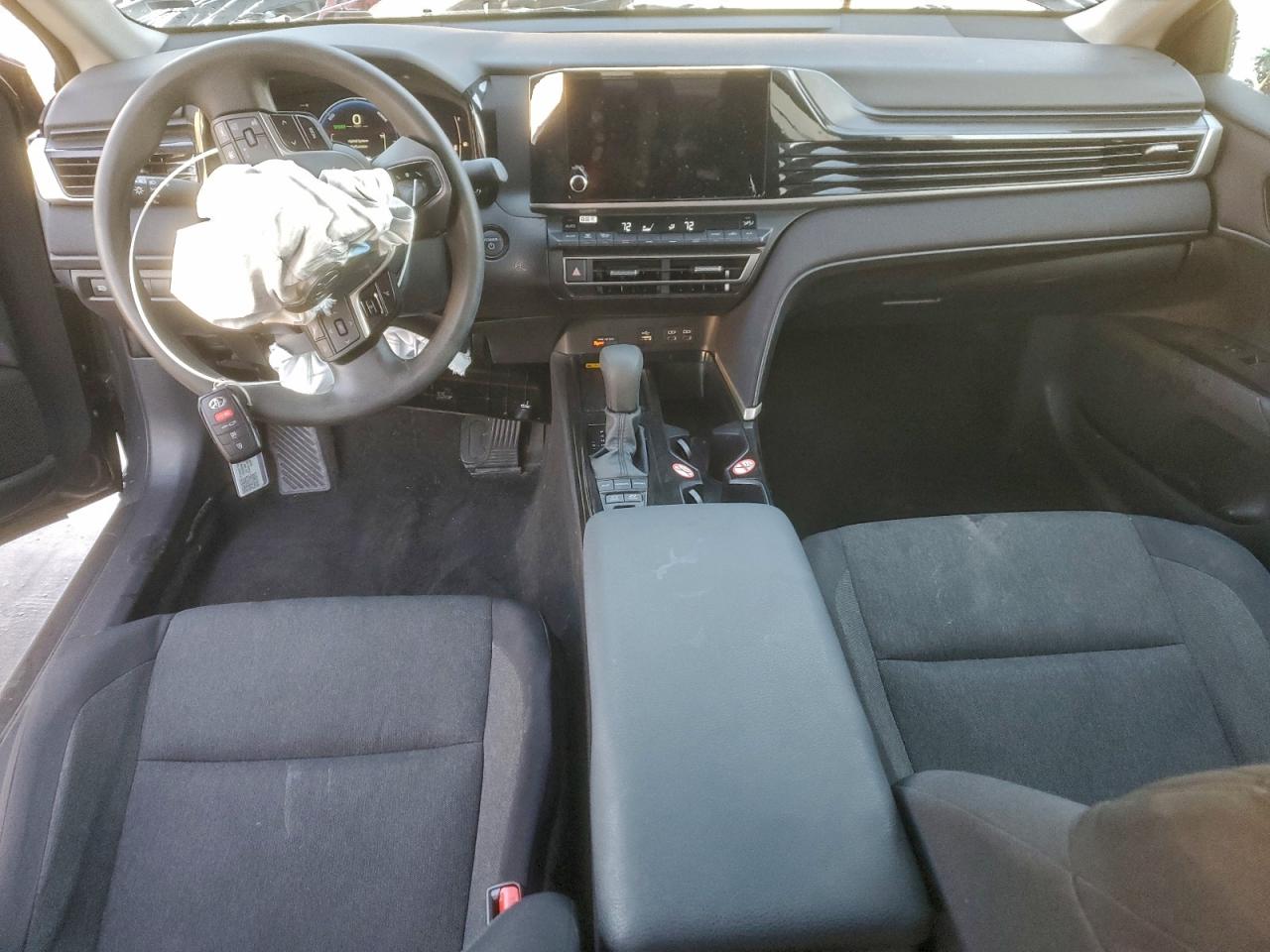 2025 TOYOTA CAMRY XSE photo 8