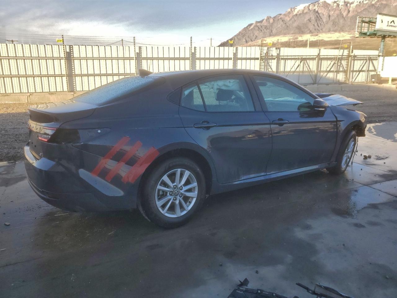 2025 TOYOTA CAMRY XSE photo 3