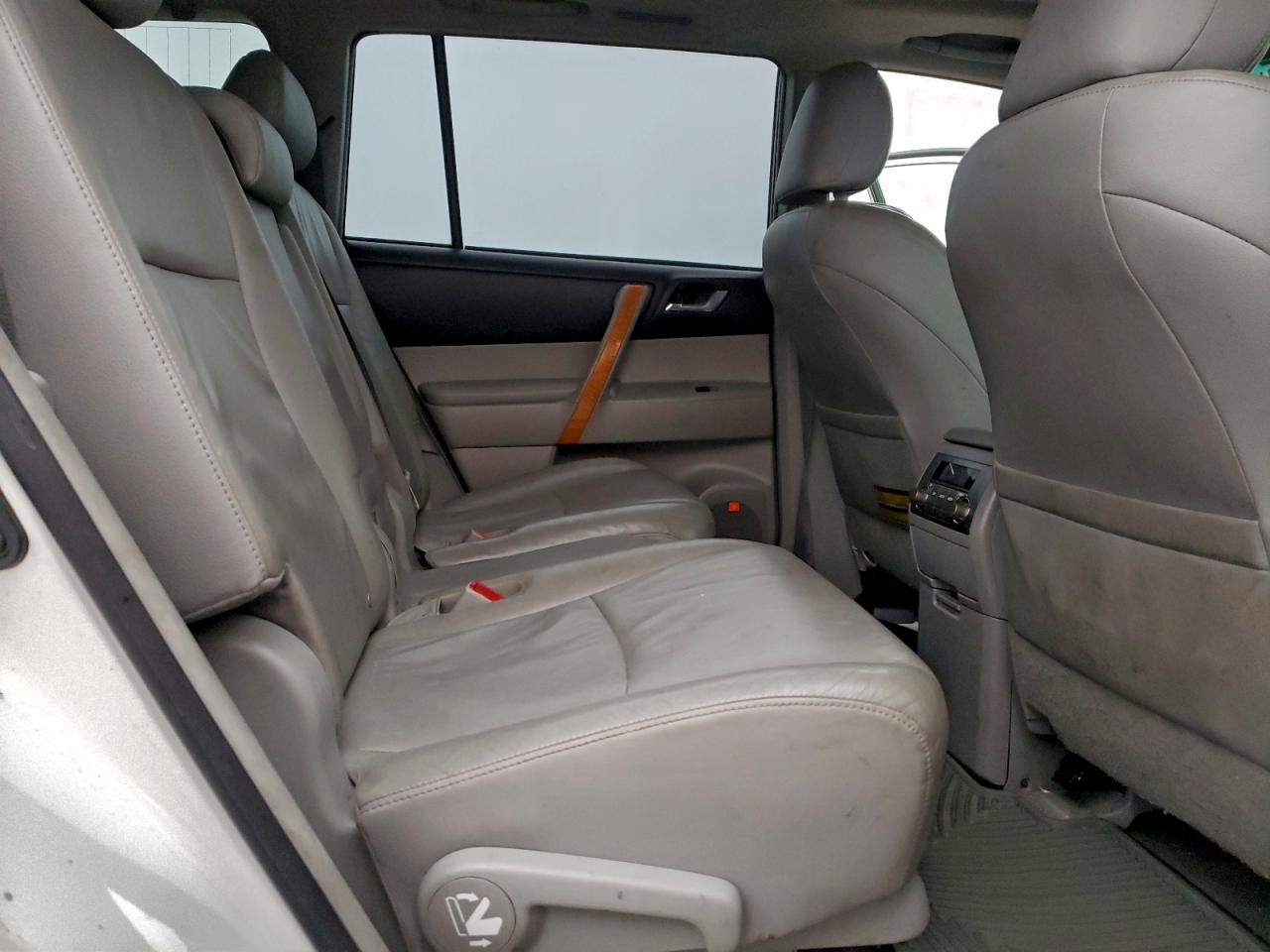 2010 TOYOTA HIGHLANDER HYBRID LIMITED photo 10