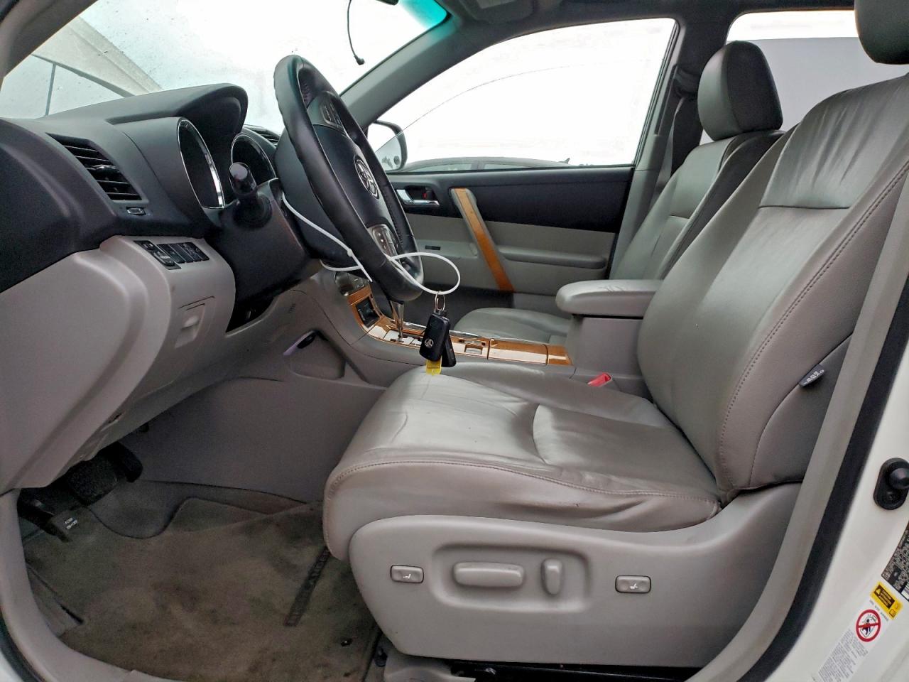 2010 TOYOTA HIGHLANDER HYBRID LIMITED photo 7