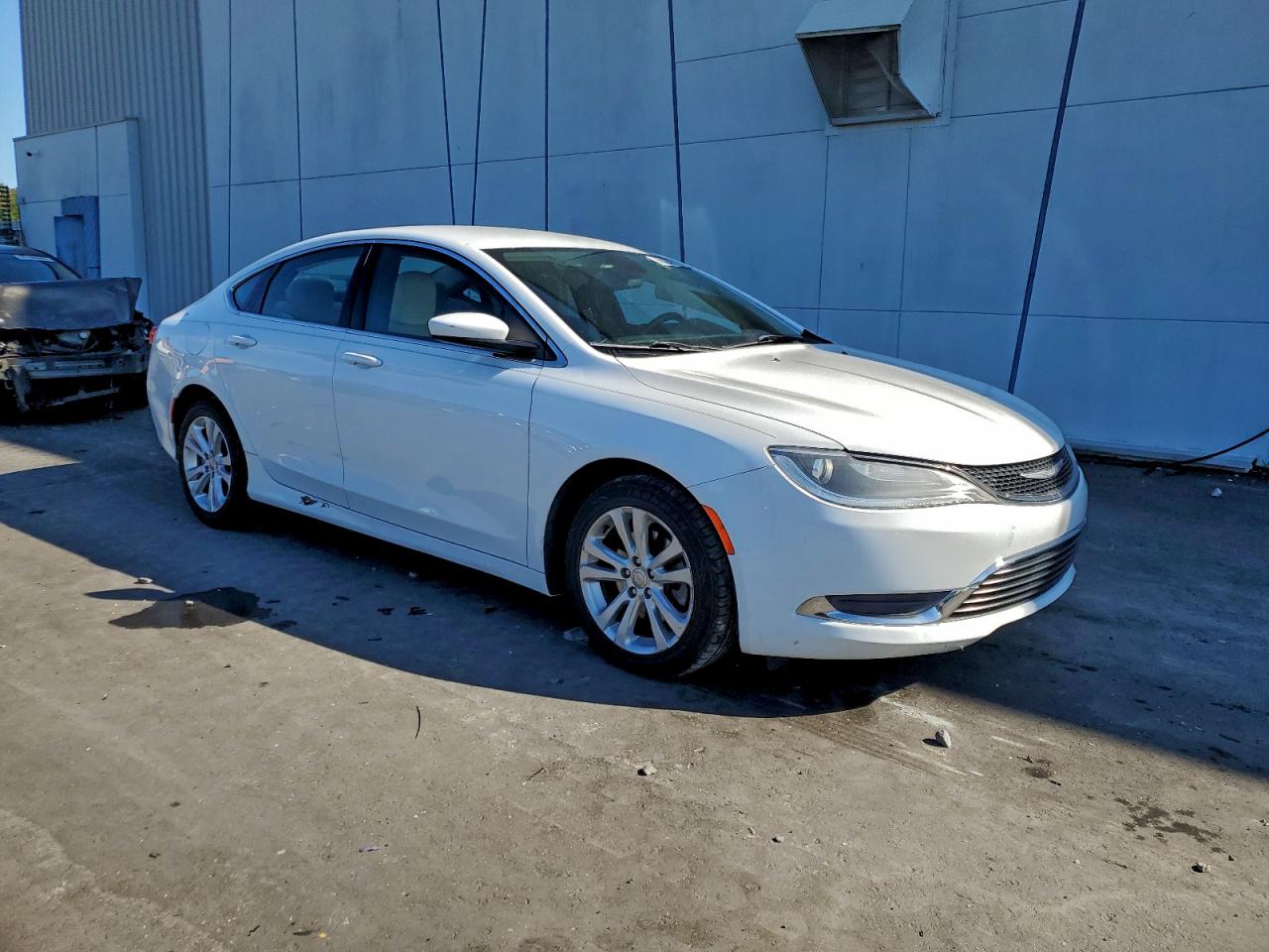2015 CHRYSLER 200 LIMITED photo 4