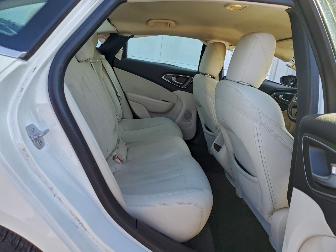 2015 CHRYSLER 200 LIMITED photo 10