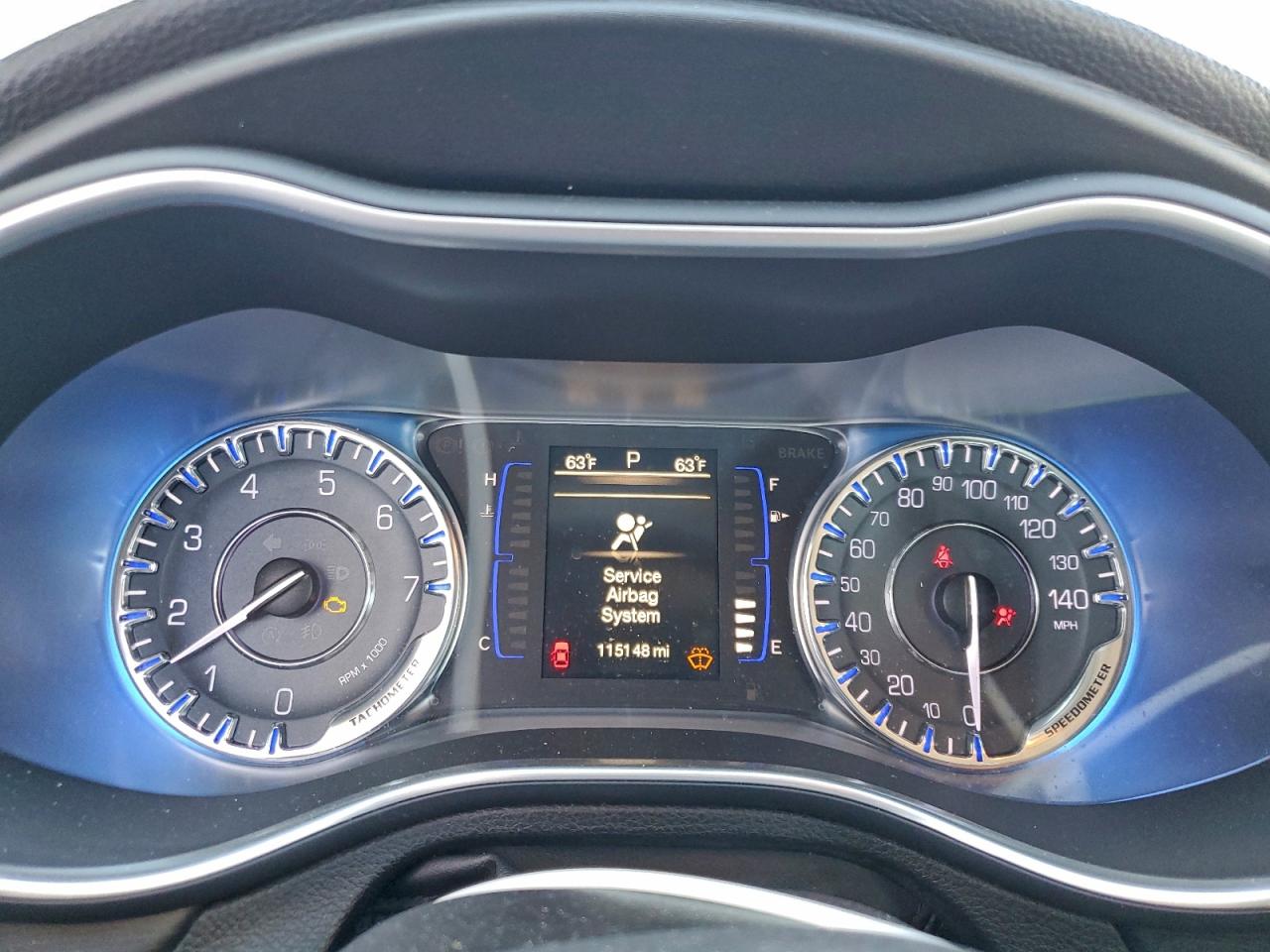 2015 CHRYSLER 200 LIMITED photo 9