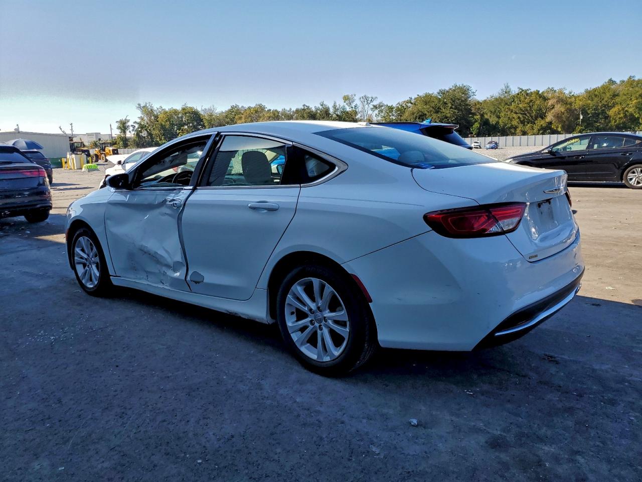 2015 CHRYSLER 200 LIMITED photo 2