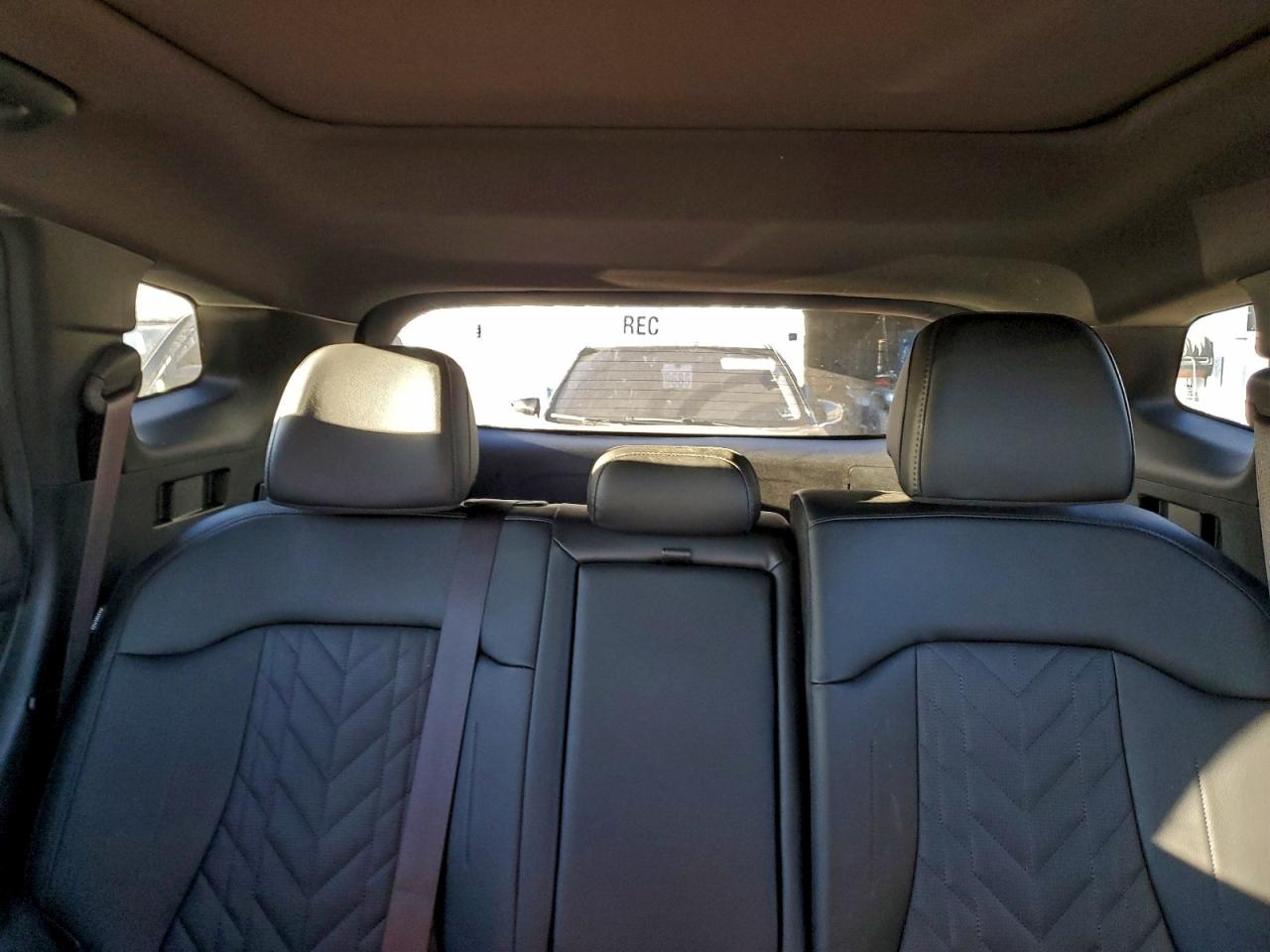 2025 KIA SPORTAGE X LINE photo 10