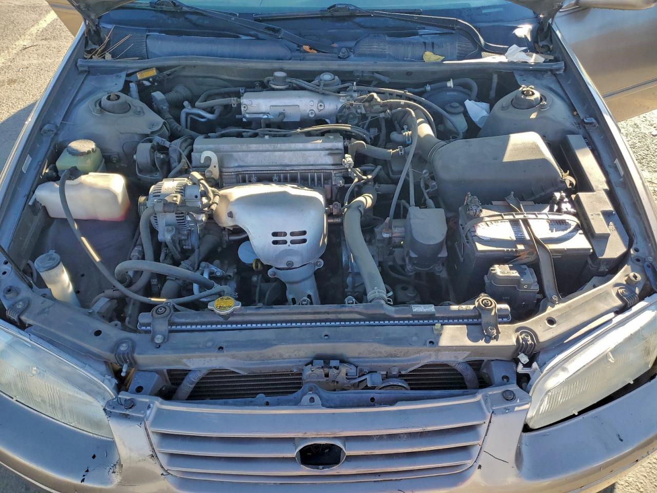 1999 TOYOTA CAMRY LE photo 11
