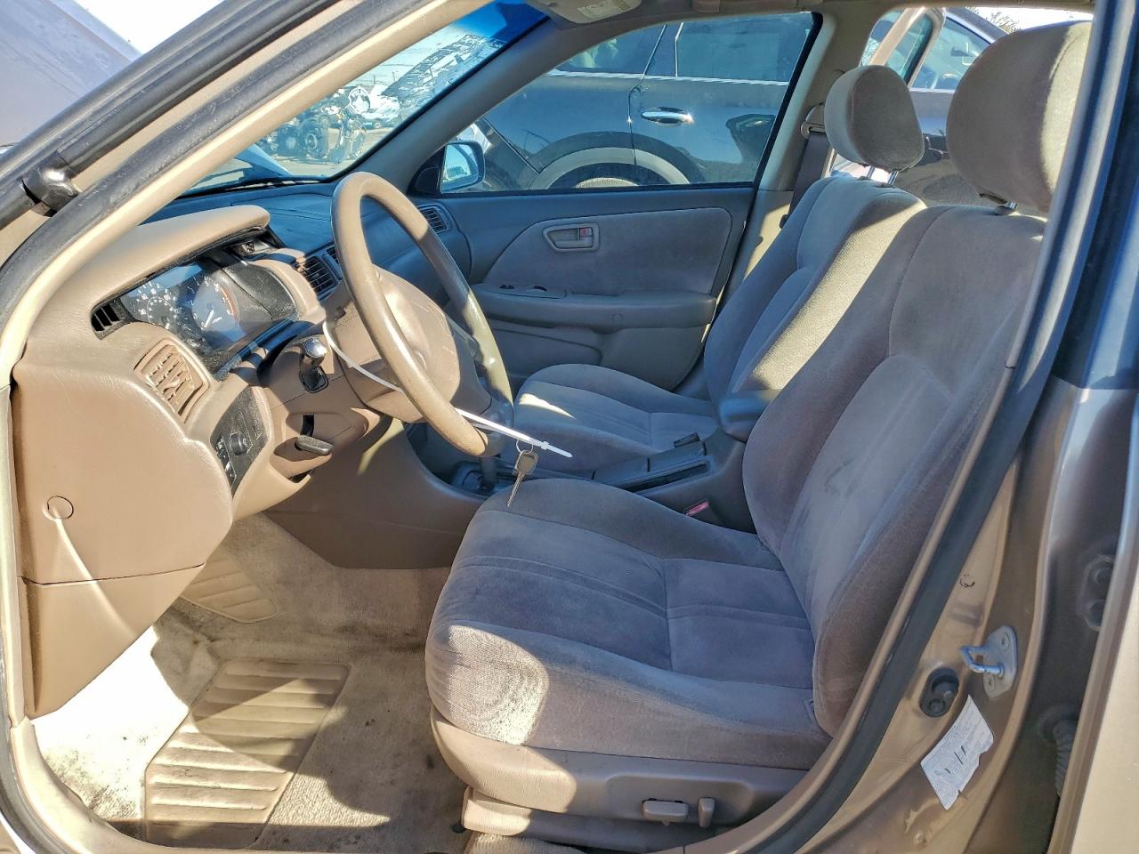 1999 TOYOTA CAMRY LE photo 7