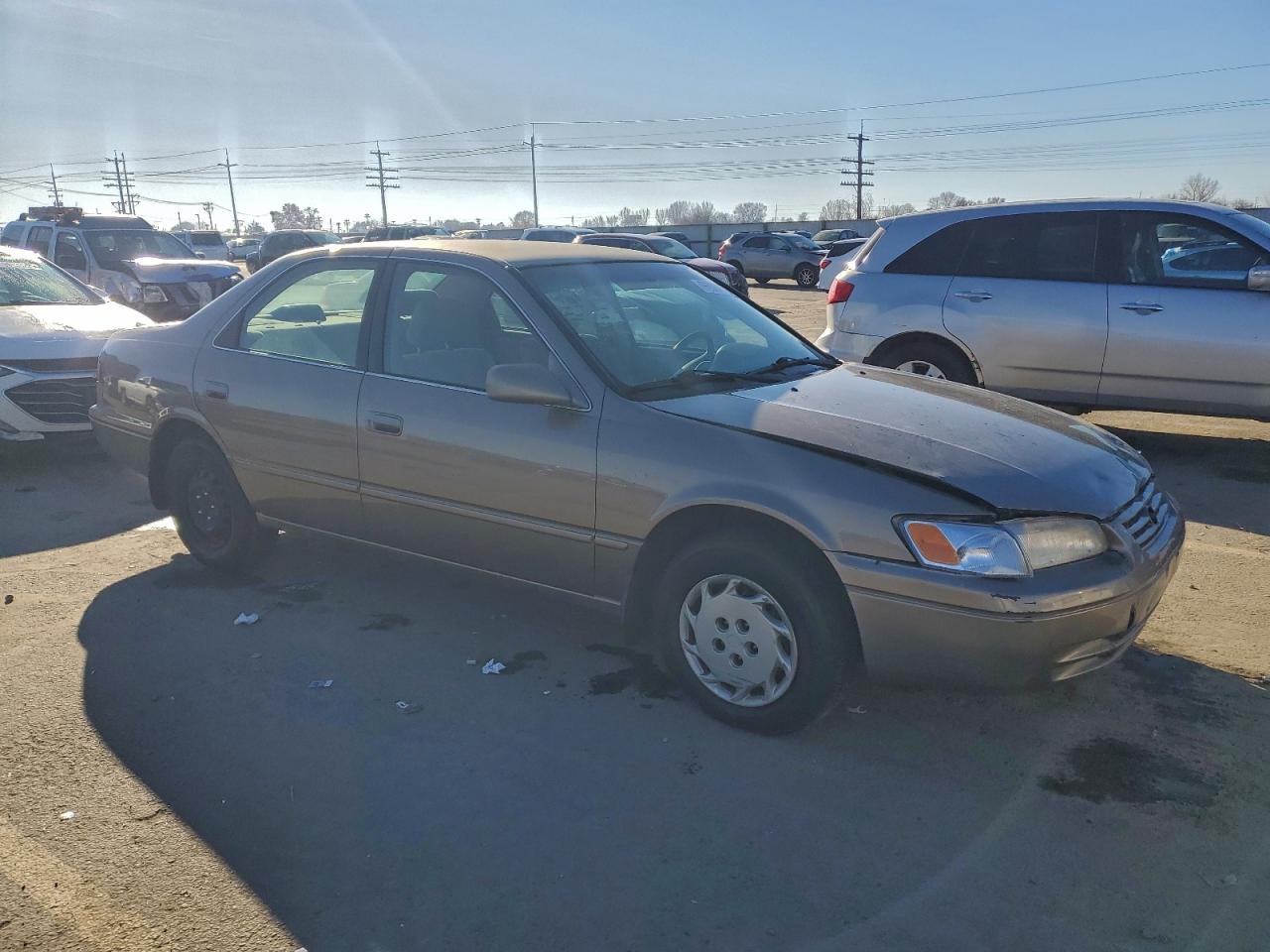 1999 TOYOTA CAMRY LE photo 4