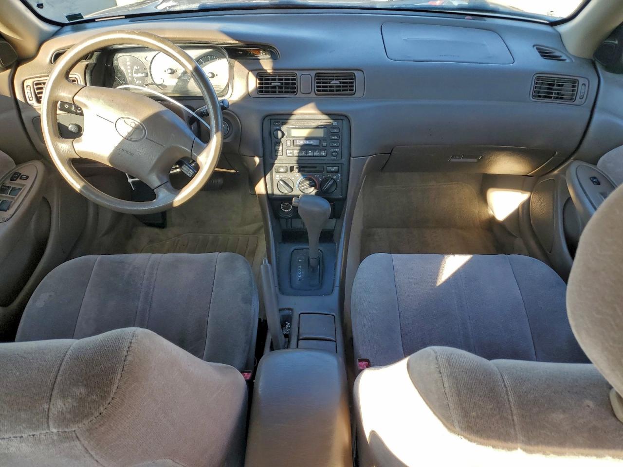 1999 TOYOTA CAMRY LE photo 8