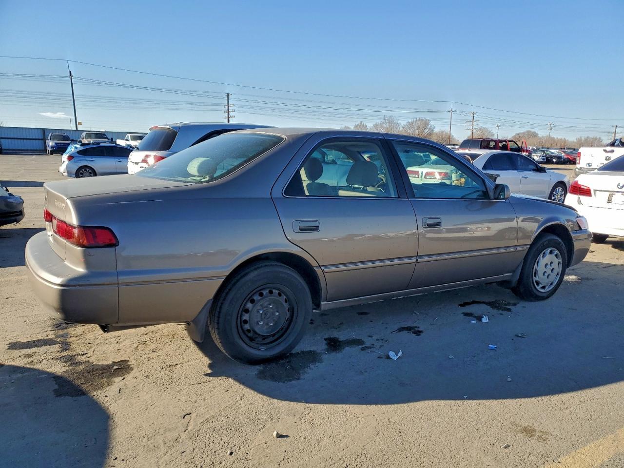 1999 TOYOTA CAMRY LE photo 3