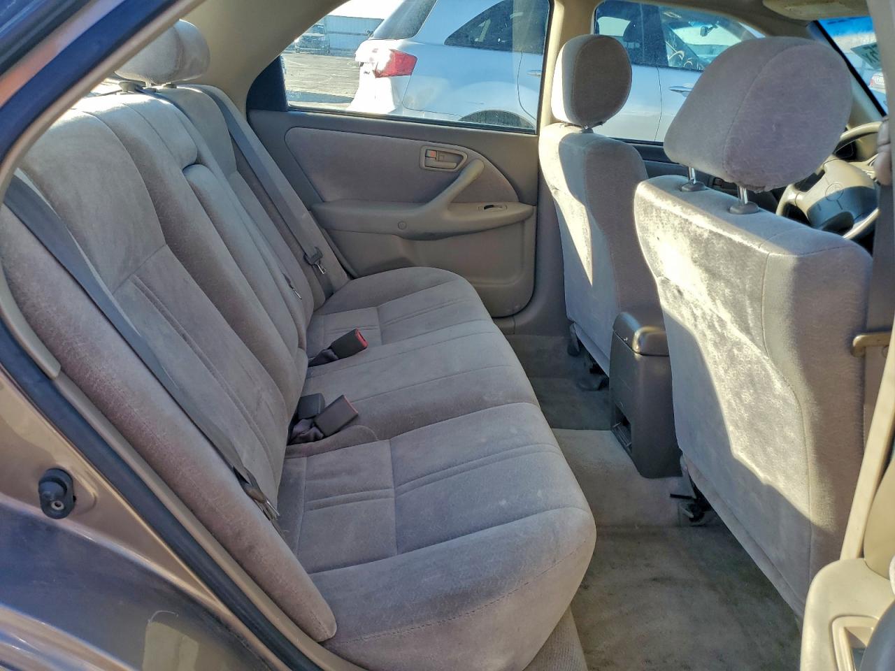 1999 TOYOTA CAMRY LE photo 10