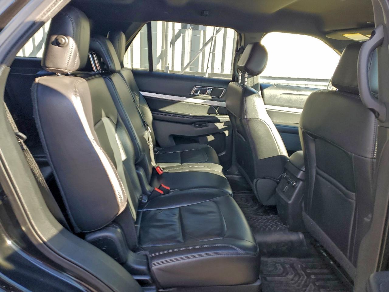 2017 FORD EXPLORER XLT photo 11