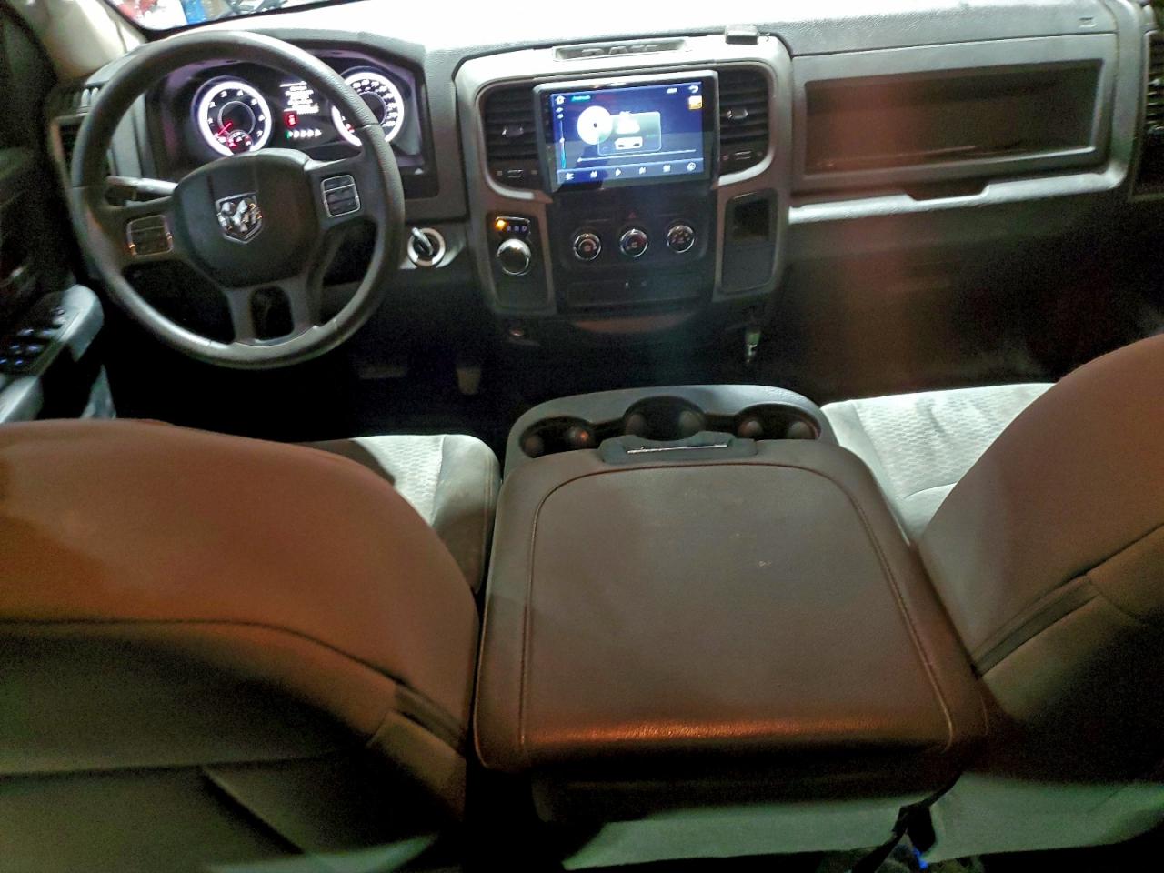 2014 RAM 1500 ST photo 8