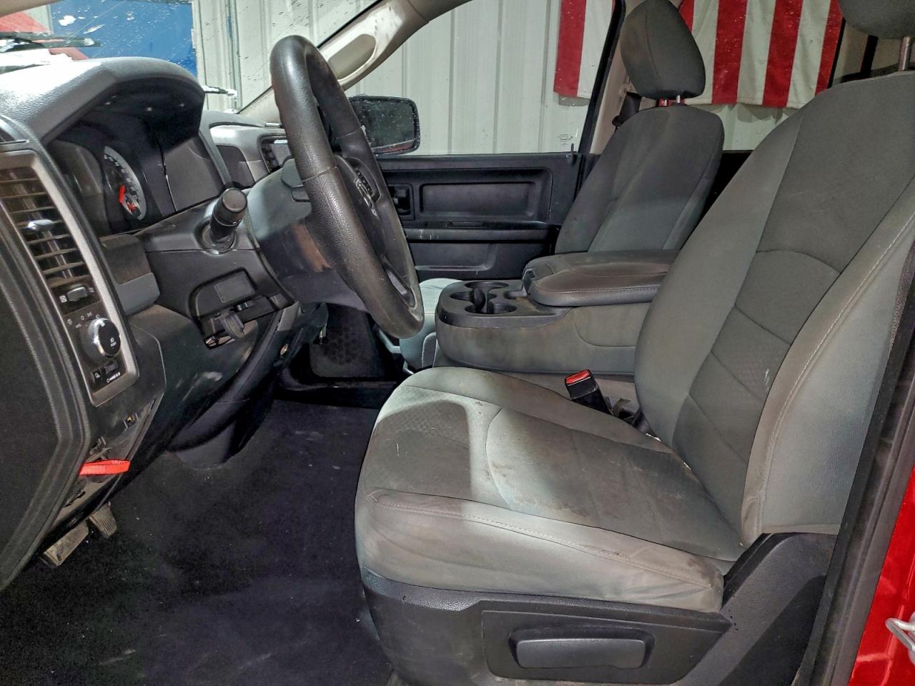 2014 RAM 1500 ST photo 7
