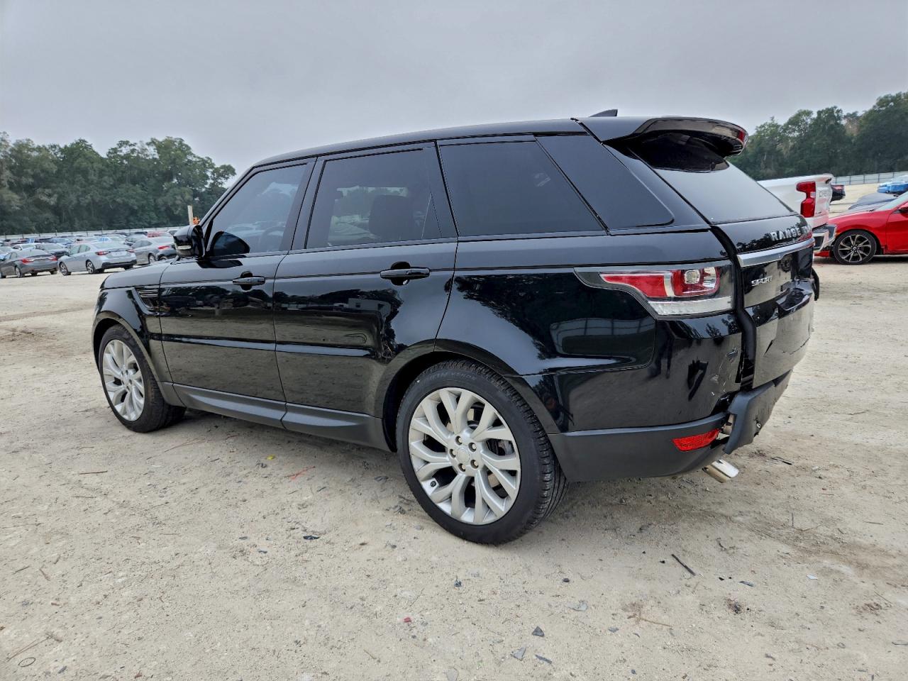 2017 LAND ROVER RANGE ROVER SPORT SE photo 2