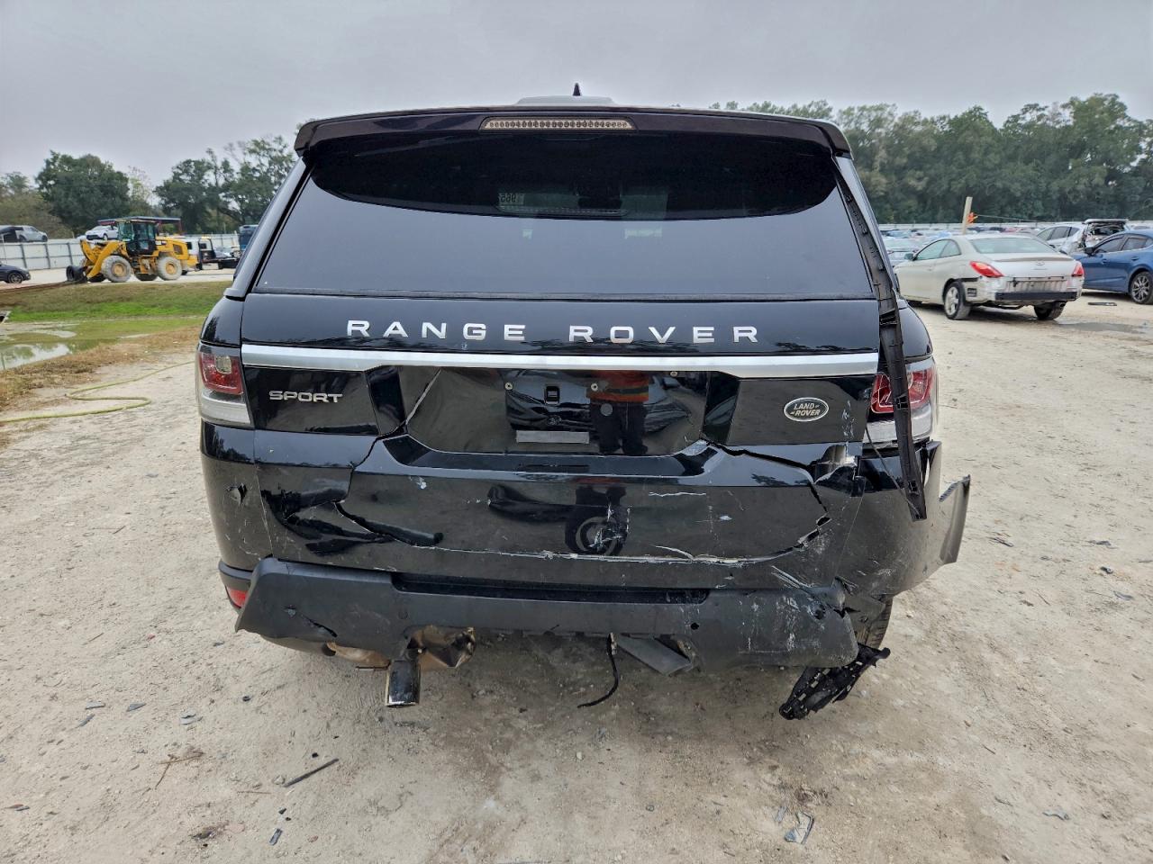 2017 LAND ROVER RANGE ROVER SPORT SE photo 6