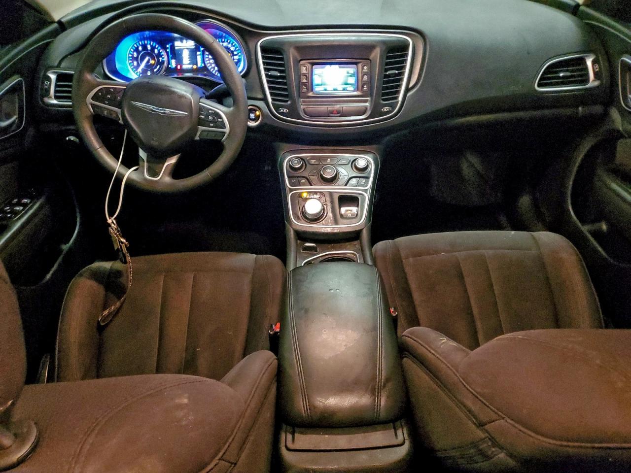 2015 CHRYSLER 200 LIMITED photo 8