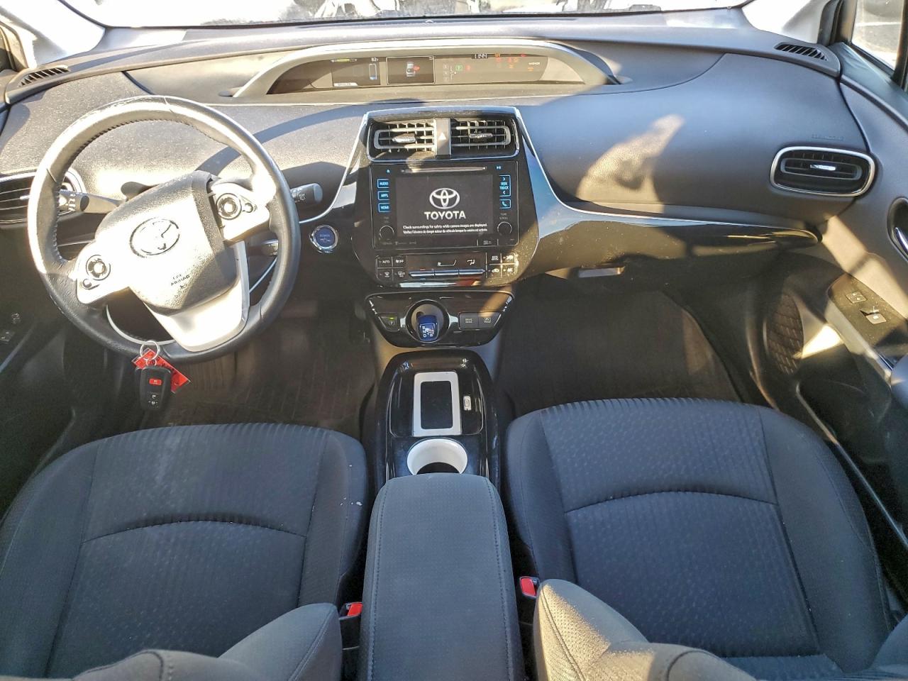 2016 TOYOTA PRIUS THREE photo 8