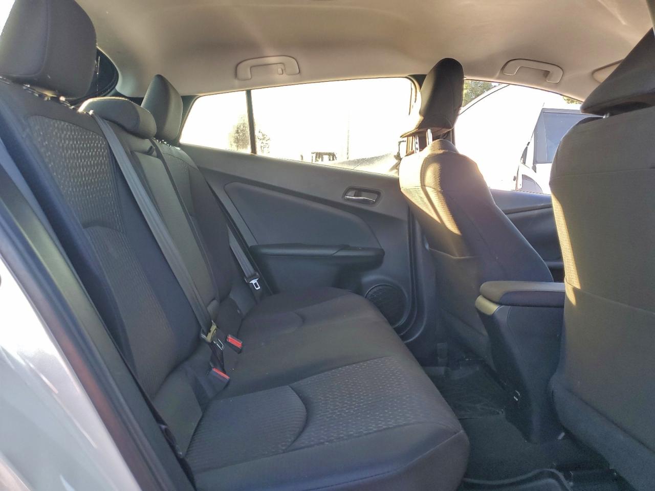 2016 TOYOTA PRIUS THREE photo 10