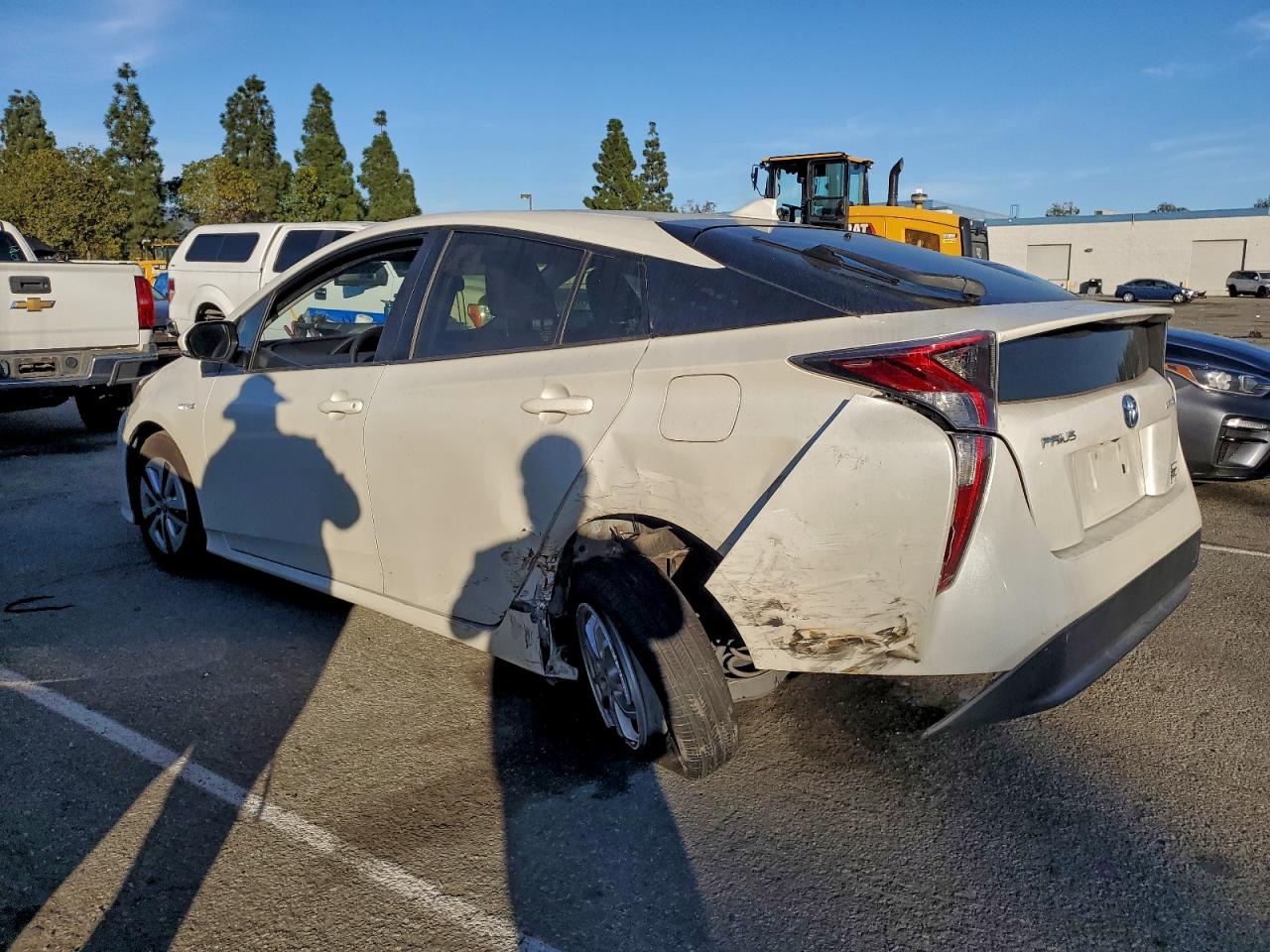 2016 TOYOTA PRIUS THREE photo 2