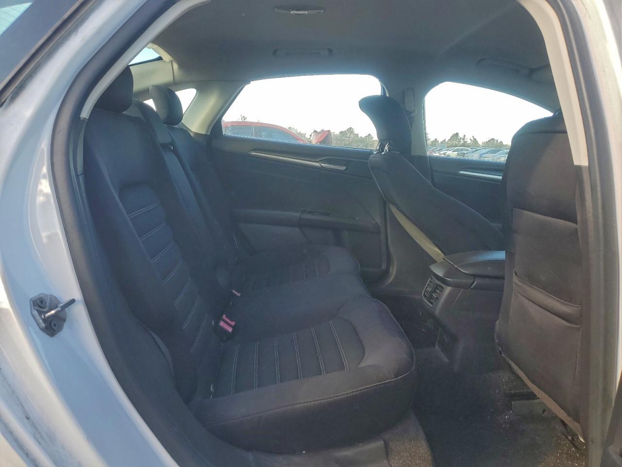 2015 FORD FUSION SE photo 10