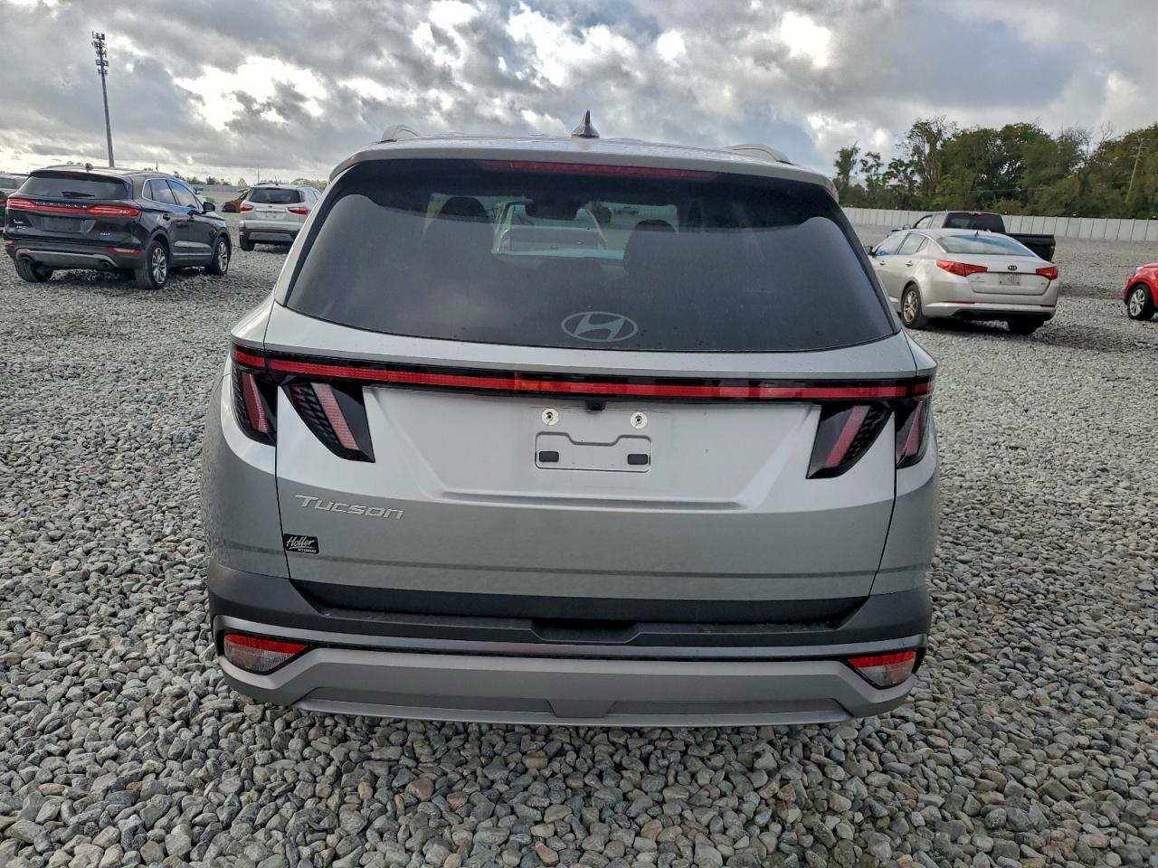2025 HYUNDAI TUCSON SEL photo 6